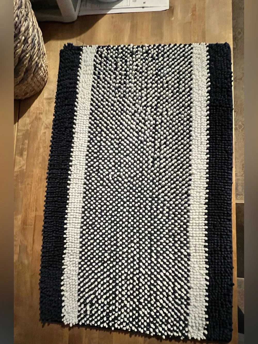 Plush Chenille Bath Rug in Navy Blue and White